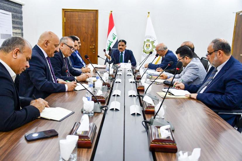 رئيس هيأة التصنيع يعقد اجتماعا طارئا للكادر المتقدم في الهياة