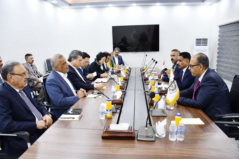 (With the aim of developing Iraqi military industries) The head of the Military Industrialization Authority receives the Asian Development Foundation